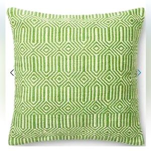 loloi polyester pillow cover in green finish new in plastic size 22x22